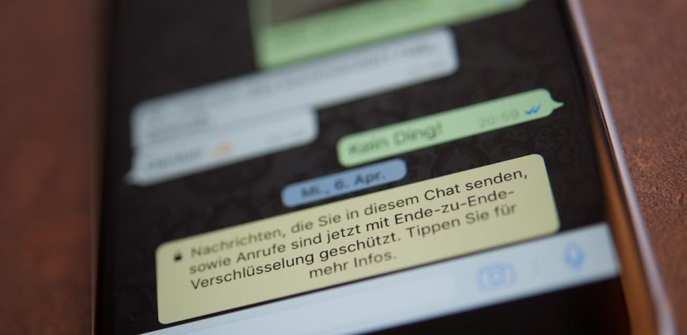 (Symbolbild) Whatsapp-Chats unter Familienmitgliedern sind "beleidigungsfreie Sphäre", entscheid das Gericht.