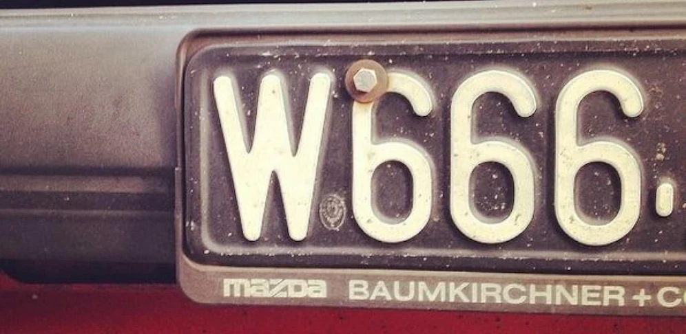 Trotz Aus vor 30 Jahren: Immer noch 165.000 Autos mit schwarzen Kfz-Nummerntaferln unterwegs