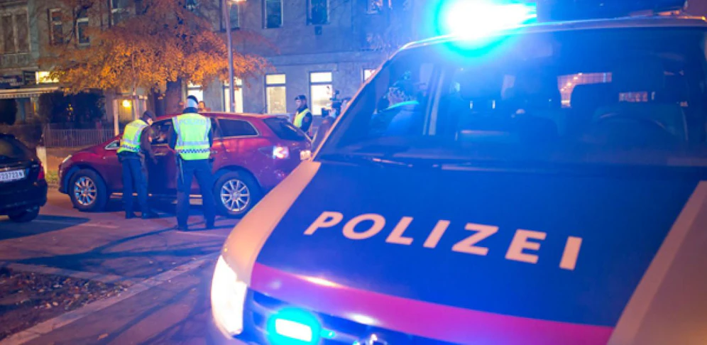 Lenker konnte erst nach längerer Verfolgungsjagd gestoppt werden (Symbolbild). 