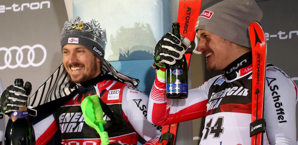 Marcel Hirscher nach seinem Zagreb-Sieg im Jänner 2019. Manuel Feller stand als Dritter neben ihm am Stockerl.
