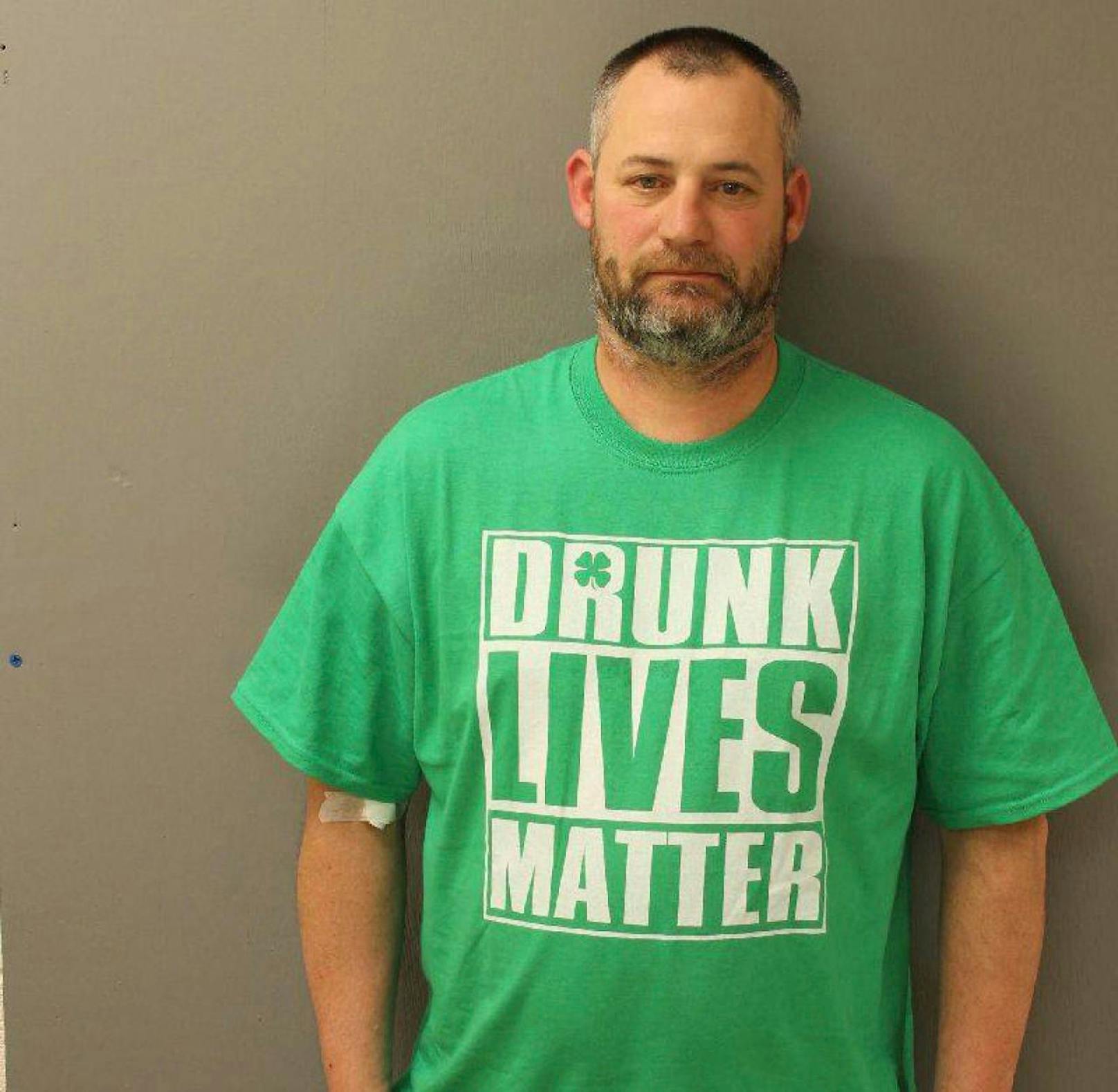 Alkolenker trug "Drunk Lives Matter"-Shirt