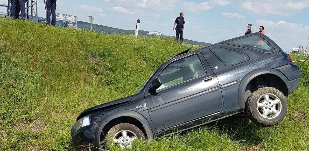 Heute.at - Crash: Vier Verletzte bei Pkw-Überschlag