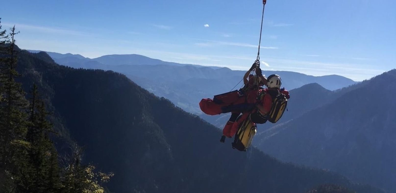 Schneeberg: Frau nach 30 Meter Absturz gerettet