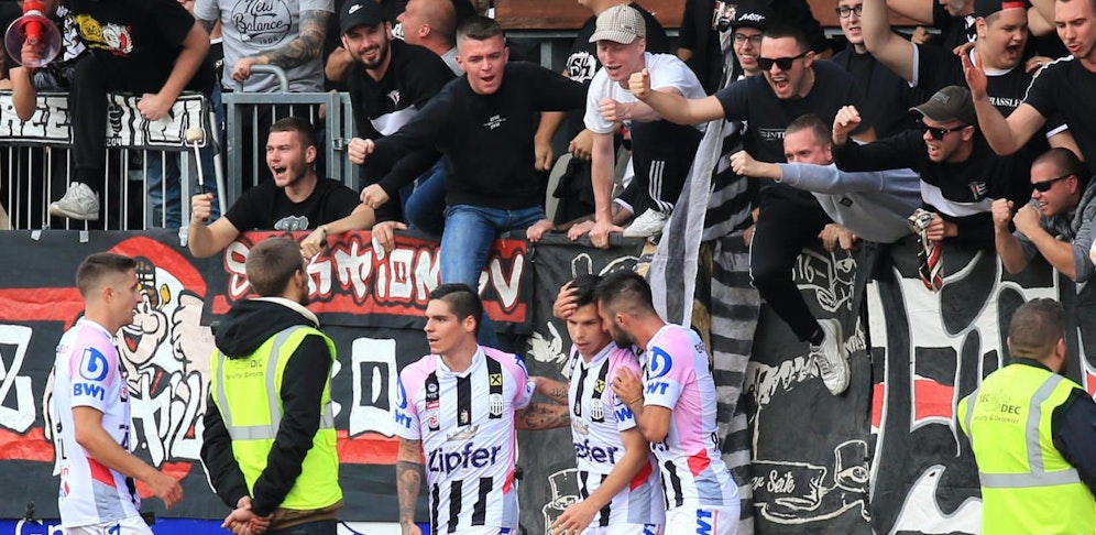 Jubel beim LASK: Die Linzer drehen in Hartberg einen 0:1-Rückstand und siegen am Ende hochverdient mit 2:1. 
