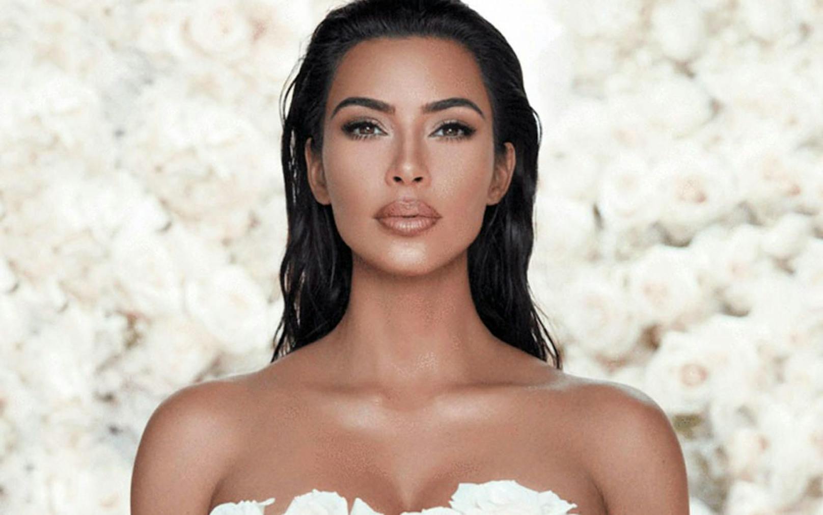 Nachdem Kim Kardashians Namenswahl ihrer Shapewear-Kollektion für viel Aufregung gesorgt hatte, kommt sie jetzt mit einem neuen Namen und einem Release-Termin auf die Fans zu. 