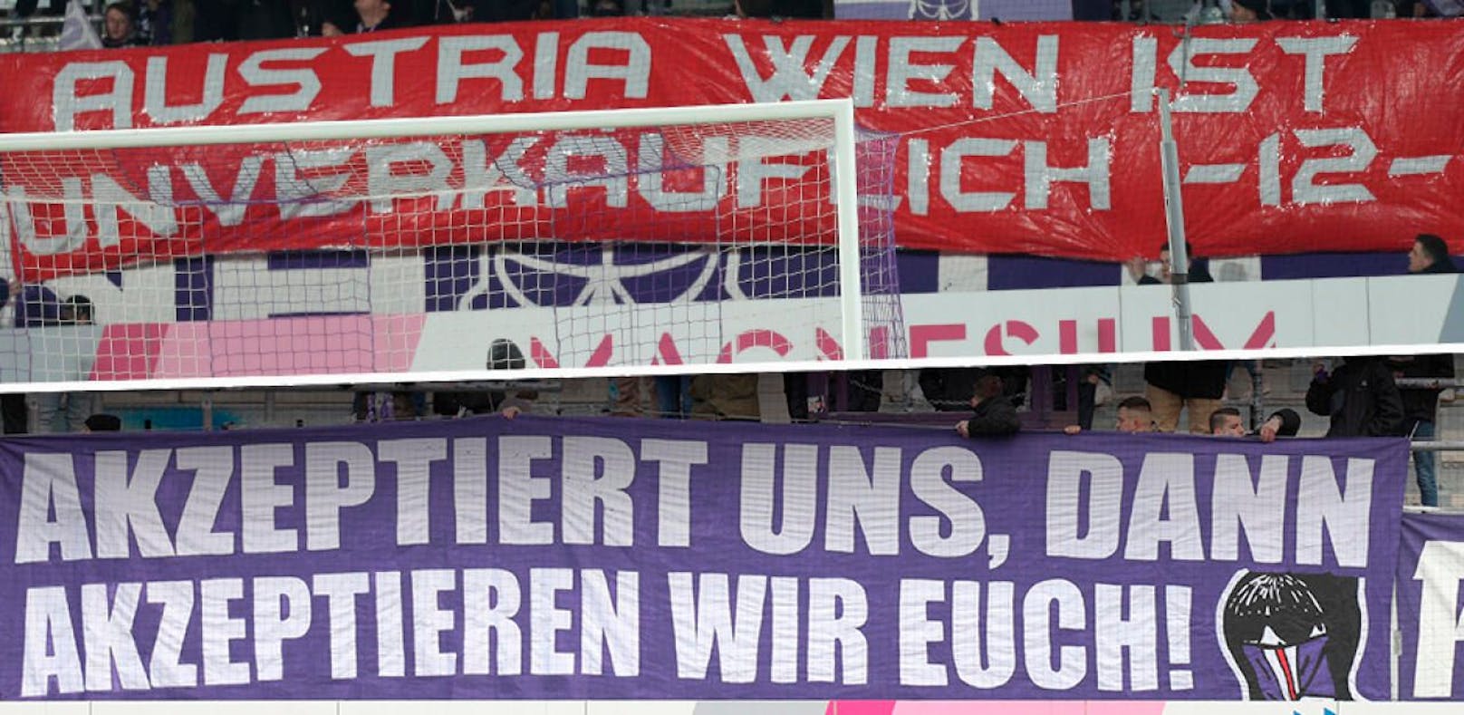 Die Austria-Fans protestieren gegen den eigenen Vorstand