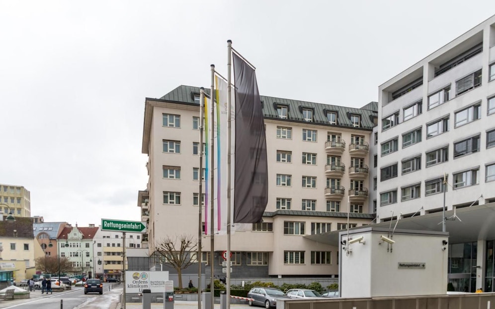 Im Krankenhaus der Barmherzigen Schwestern verstarb in der Nacht auf Mittwoch eine 95-Jährige an den Folge einer Corona-Erkrankung.