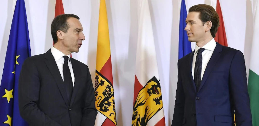 Christian Kern (SPÖ) und Sebastian Kurz (ÖVP) im Dezember 2017 bei der Amtsübergabe im Bundeskanzleramt.