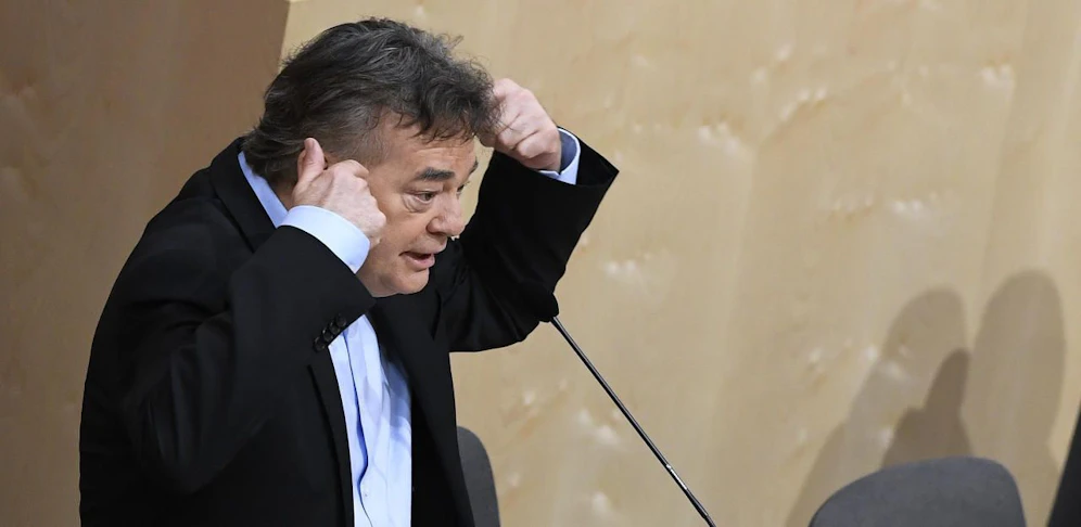 Vizekanzler Werner Kogler (Grüne) bei der Corona-Sondersitzung des Nationalrates am Sonntag, dem 15. März 2020.