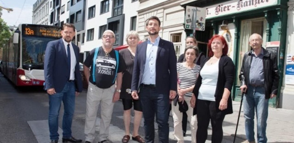 Mariahilfs Bezirkschef Markus Rumelhart (SPÖ) fordert eine Linienführung des 13A in beide Richtungen durch die Neubaugasse.