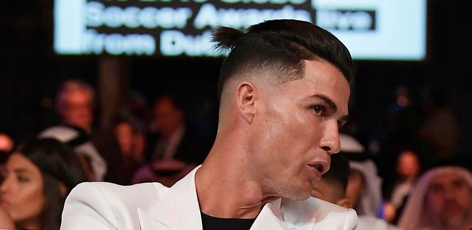 Cristiano Ronaldo trägt jetzt ein &quot;Schwänzchen&quot;. 