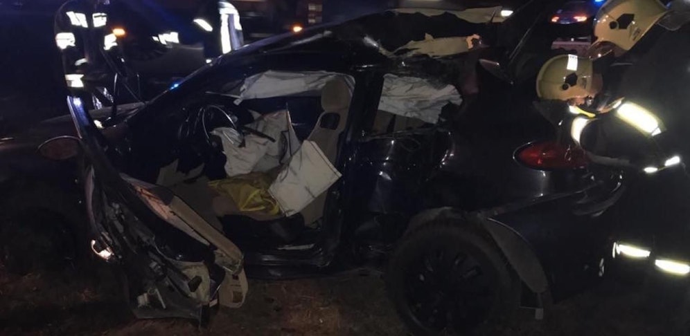 Feuerwehr barg das Wrack. 