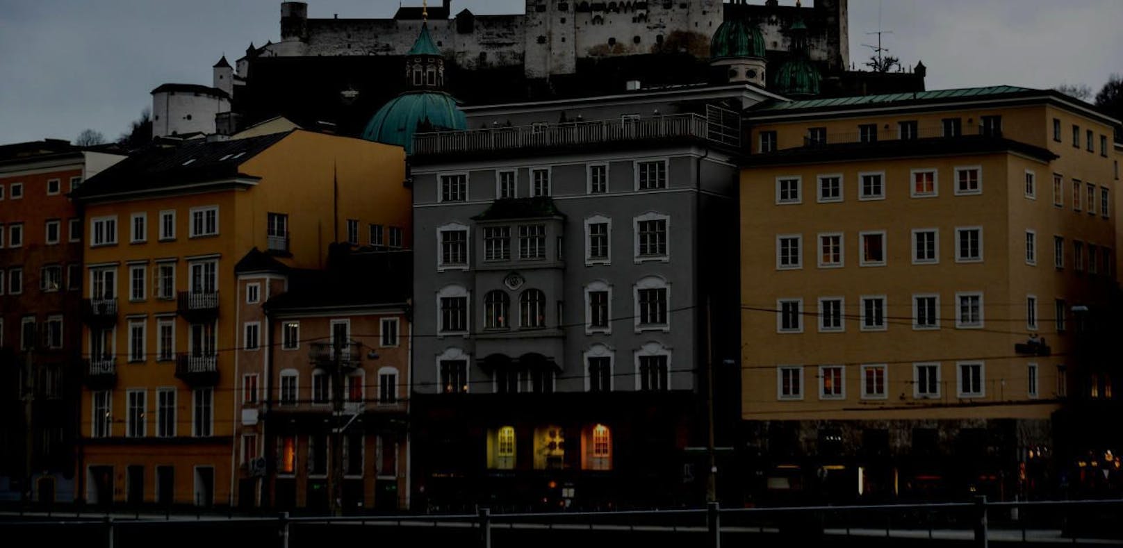 Der Vorfall ereignete sich am Rudolfskai in der Salzburger Innenstadt.



Visit in Salzburg This Picture shows a Glance of  out seen in the Inner city and Fortress from Salzburg 2016 Visit in Salzburg