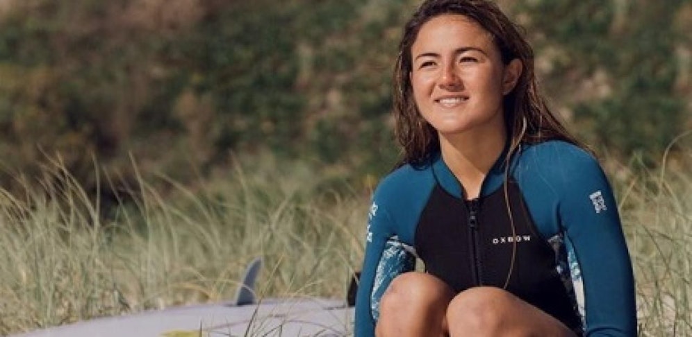 Poeti Norac bei ihrer Leidenschaft: Surfen