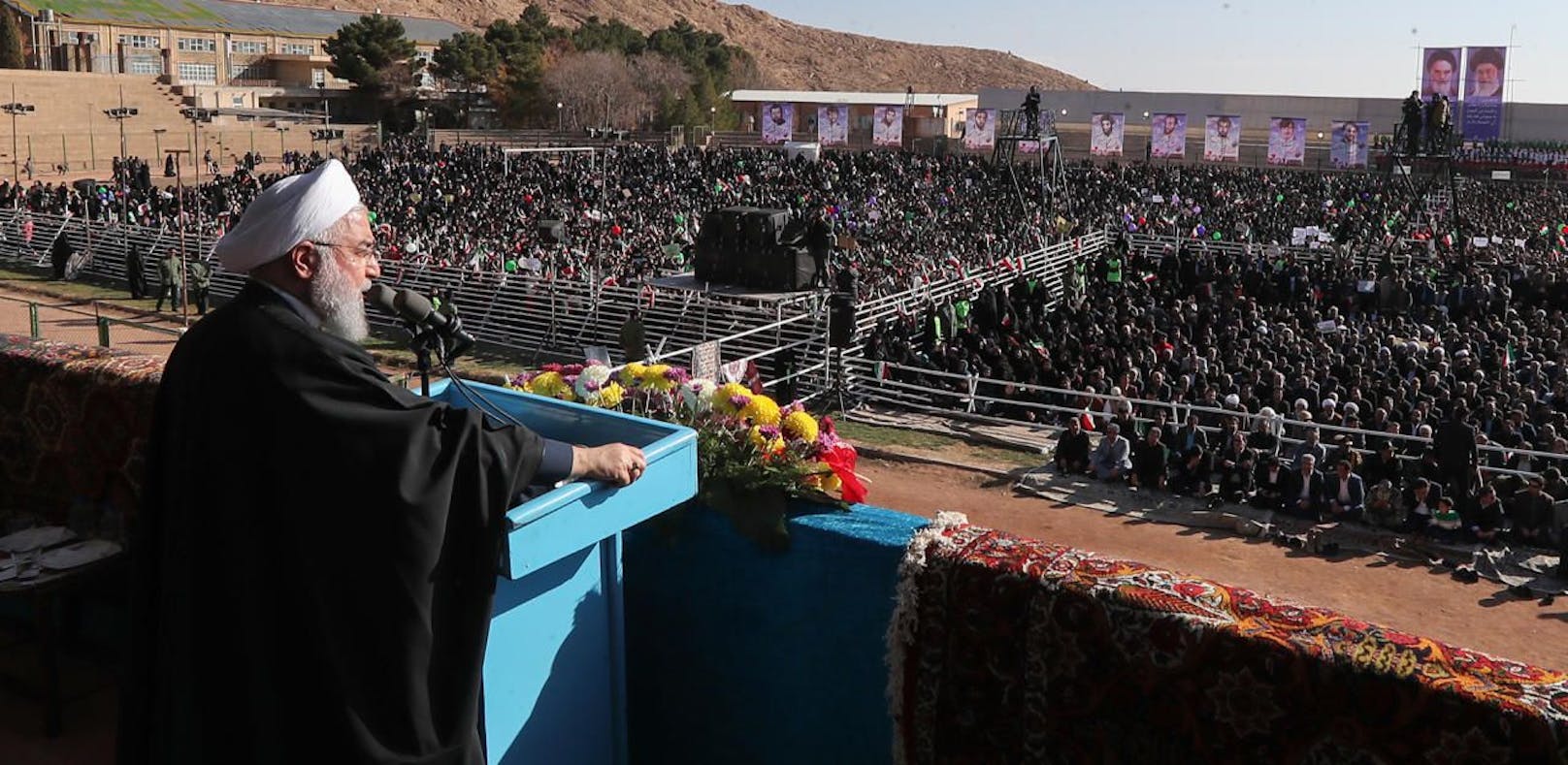 Irans Präsident Hassan Rouhani sprach die Drohung am Dienstag bei einer Rede in Shahroud aus.