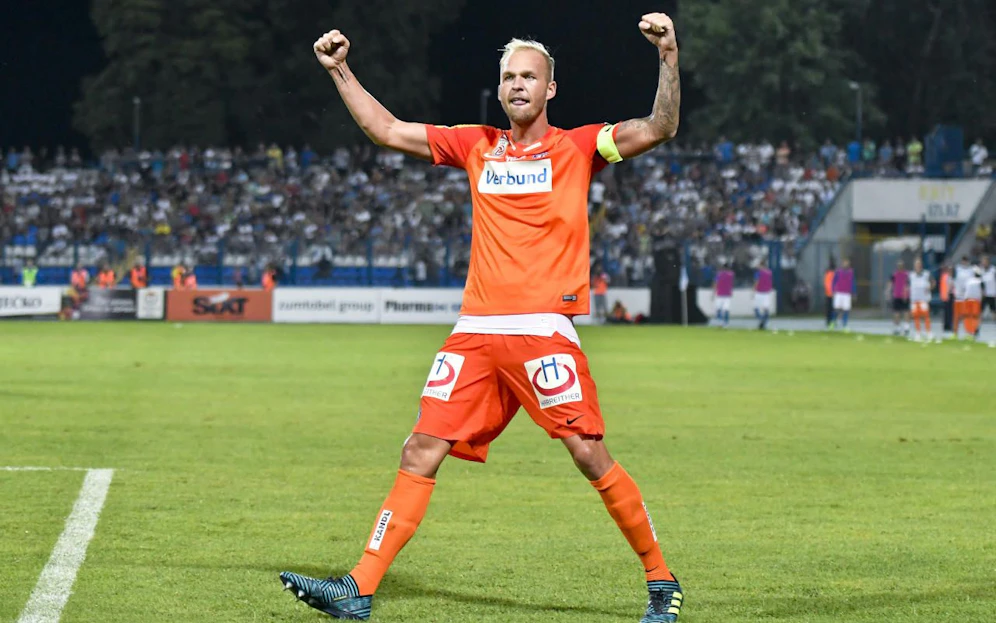 Raphael Holzhauser jubelt in Osijek