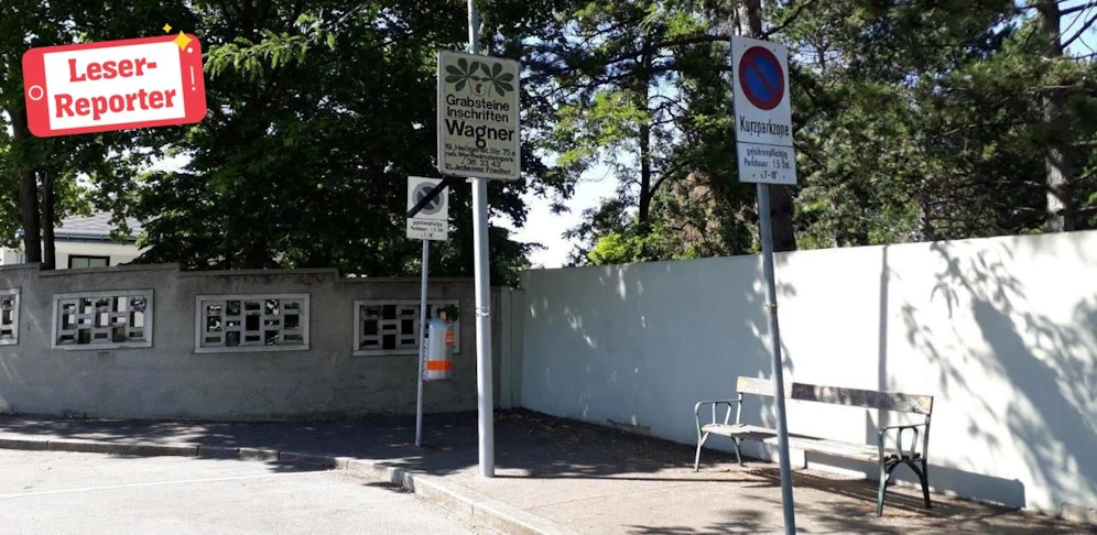 Die wohl kürzeste Kurzparkzone in Wien (Grinzingerurzp Friedhof, An den Langen Lüssen, Bezirk Döbling).