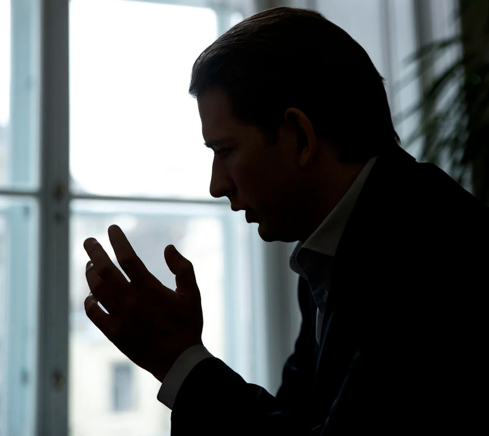 Kurz soll die ÖVP wieder ins Licht des Erfolges führen.