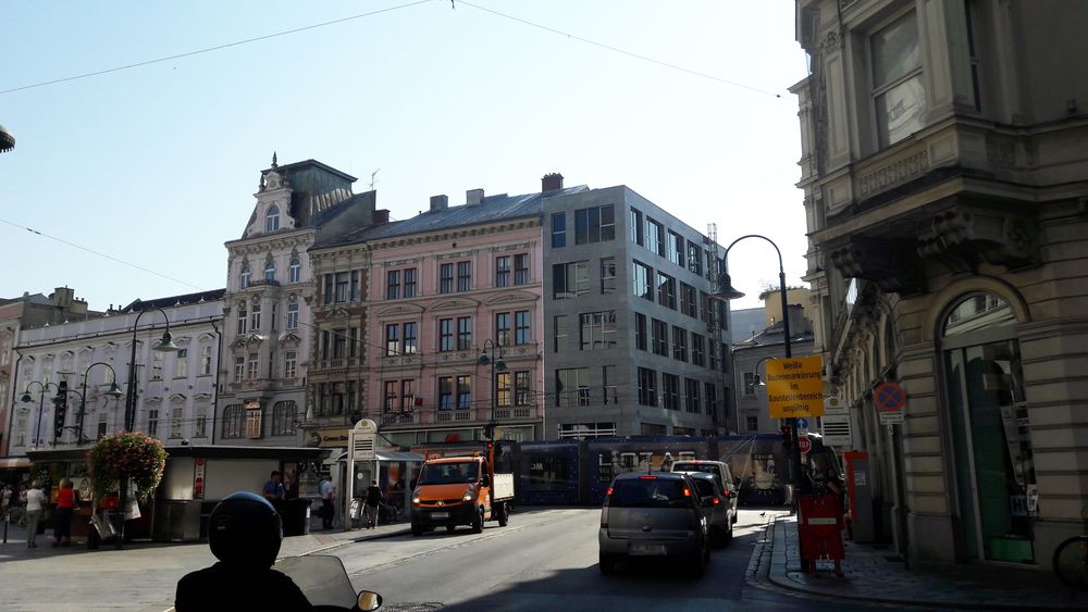 Am Taubenmarkt in Linz soll der psychisch kranke Mann auch Schulkindern gedroht haben.