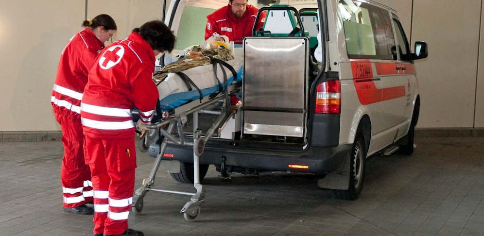 Die Frau wurde mit der Rettung ins Spital gebracht.