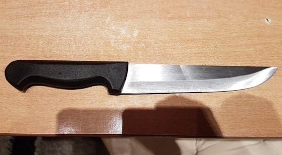 Mit diesem Messer bedrohte der 21-Jährige seinen Vater.