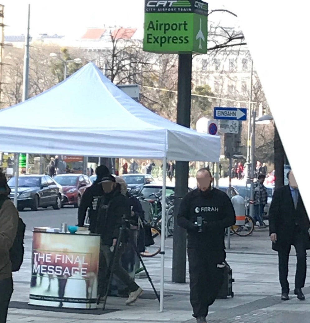 Erst am Samstag wurde der Koran bei Wien-Mitte verteilt. 