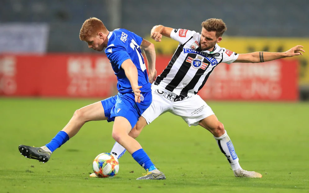  Thore Pedersen gegen Philipp Hosiner