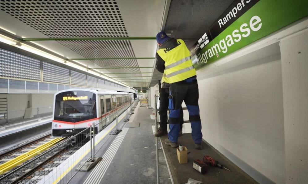 Baustelle der U4 Station Pilgramgasse kurz vor der WiedererÃ¶ffnung.