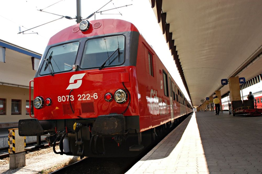 Regionalzug gegen Lkw in NÖ - Strecke gesperrt | heute.at (Symbolfoto)