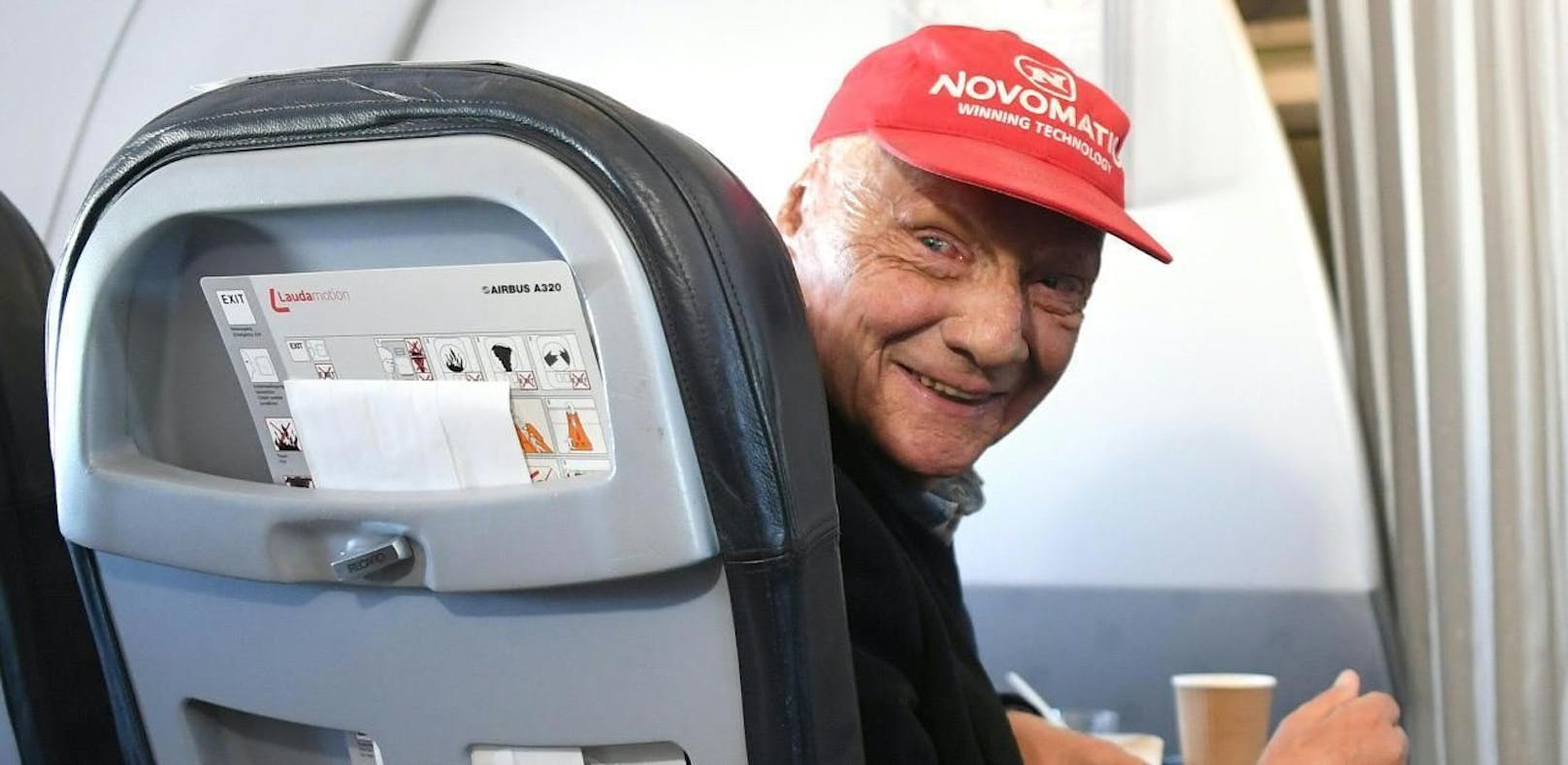 Niki Lauda am Dienstag, 20. März 2018, in einem Flugzeug der Laudamotion anlässlich eines &quot;Testfluges&quot; nach Düsseldorf am Flughafen Schwechat.