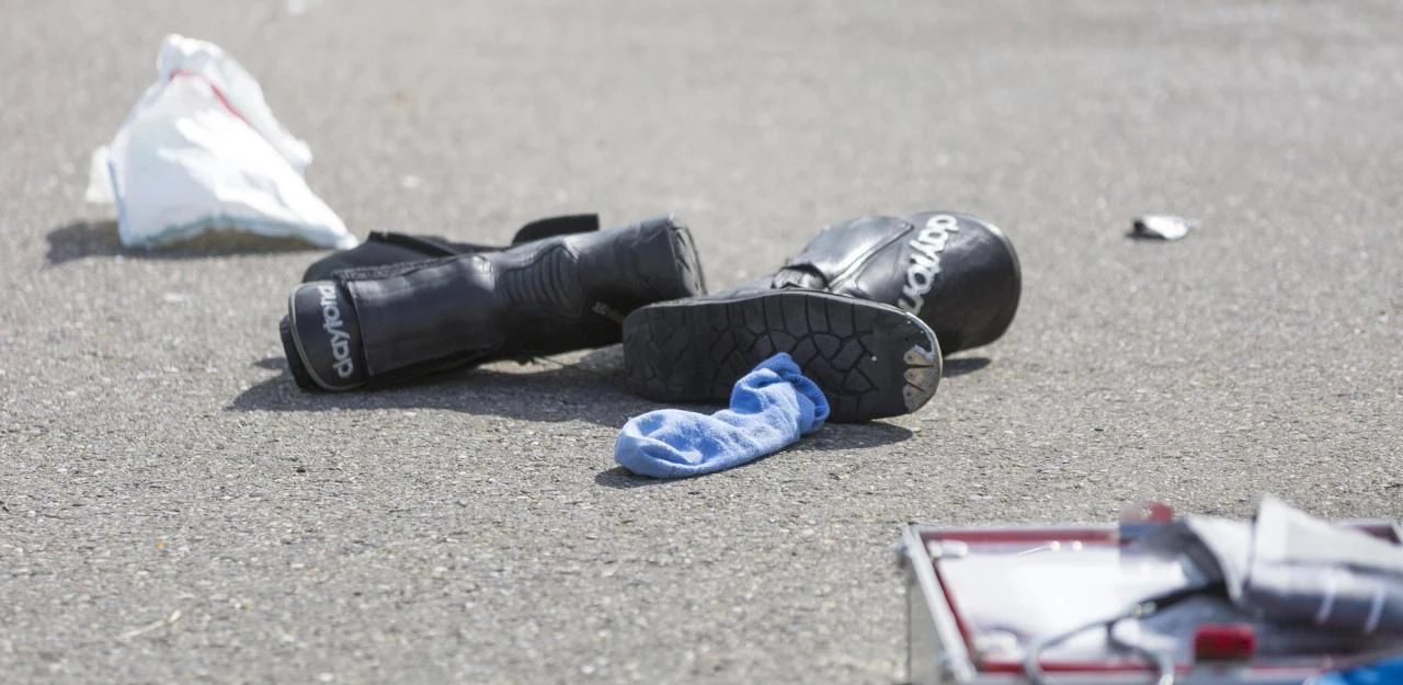 Heute.at - Biker aus NÖ schleudert frontal gegen Pkw – tot