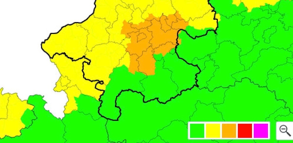 Für OÖ gab es Freitagmittag eine "orange" Gewitterwarnung. 