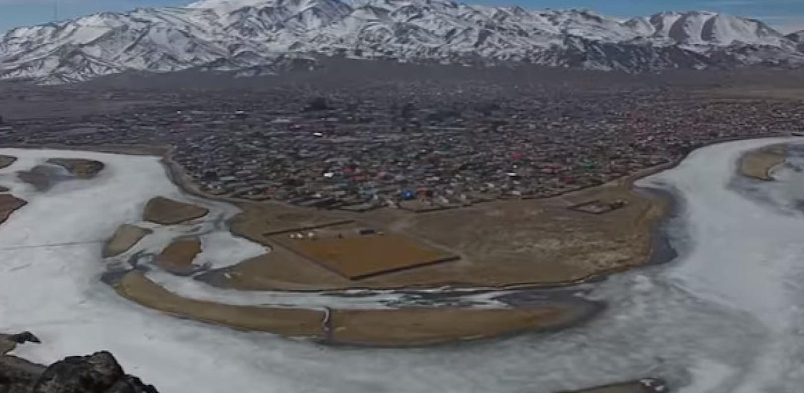 Über 15.000 Schläge für das längste Loch der Welt