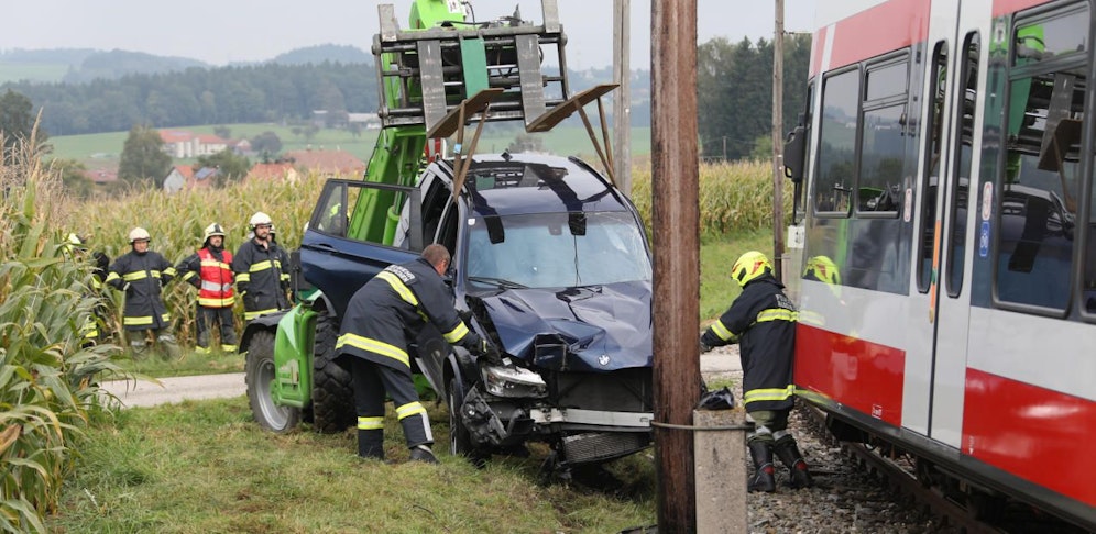 Die Autofahrerin wurde bei dem Unfall schwer verletzt