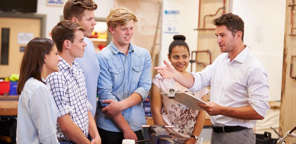 Weiter in die Schule – oder doch eine Lehre? Die AK-Messe informiert über die Möglichkeiten.