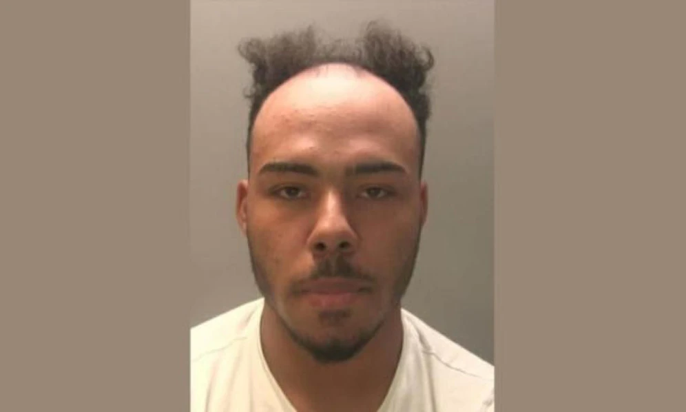 Das Fahndungsfoto eines Drogendealers sorgt derzeit für Spott im Netz. Doch die zuständigen Behörden finden das gar nicht lustig. (Quelle: Gwent Police)