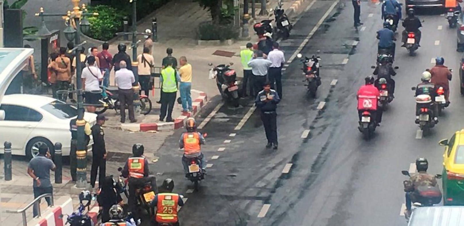 In Bangkok sind offenbar mehrere Bomben explodiert.