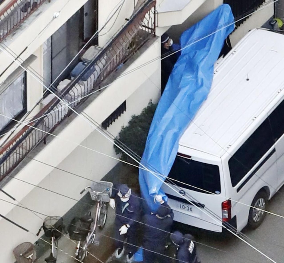 Grausig: In diesem Haus in Neyagawa (Japan) soll eine Mutter (53) ihre vier Babys einbetoniert haben. 