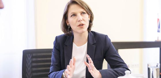 Staatssekretärin Karoline Edtstadler im Innenministerium.