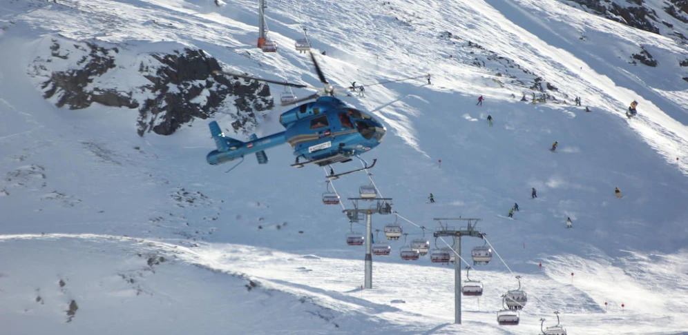Die Frau wurde mit dem Hubschrauber ins Spital gebracht