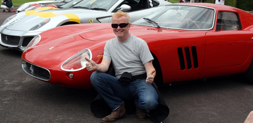 Der britische Moderator Chris Evans ist bekannt für seine Vorliebe für schnelle Fahrzeuge und extrovertiertes Verhalten.