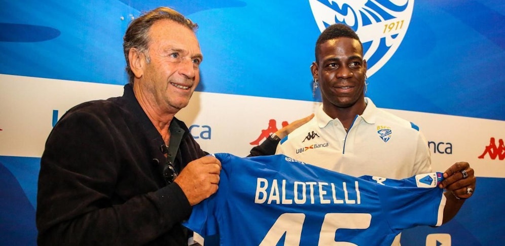 Brescia-Boss Massimo Cellino 2019 bei der Vorstellung des ehemaligen Top-Stars Mario Balotelli.