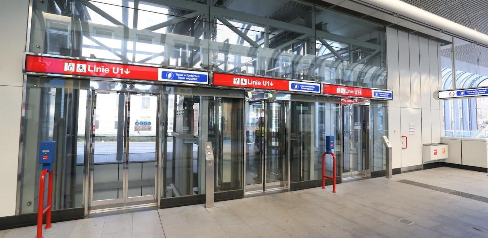 Die Wiener Linien investierten 2,2 Mio. Euro in die Erneuerung der Liftanlagen in den U-Bahnstationen. Damit sollen die Sicherheit und der Komfort für die Fahrgäste verbessert werden. 