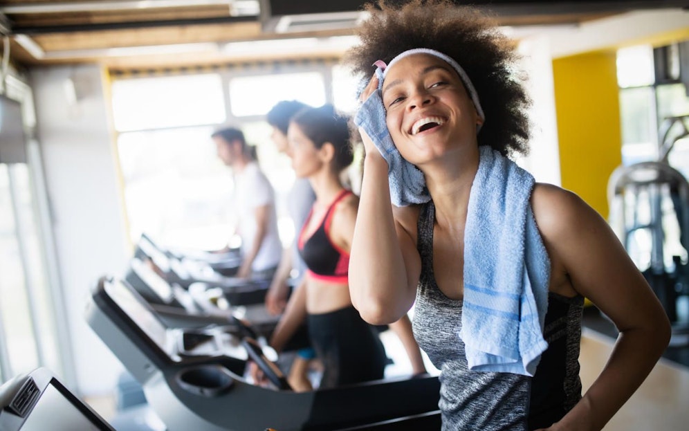 Ab 29. Mai 2020 dürfen wir wieder im Fitnessstudio schwitzen - unter bestimmten Regelungen.