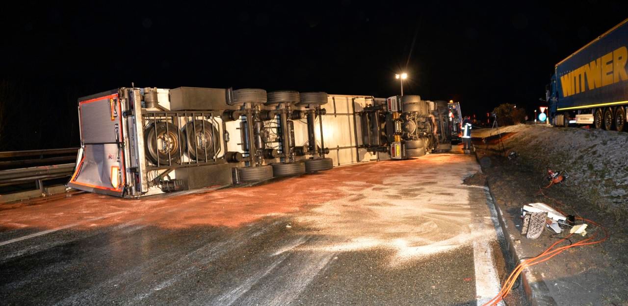 Heute.at - Umgekippter Lkw sorgt für Chaos am Brenner