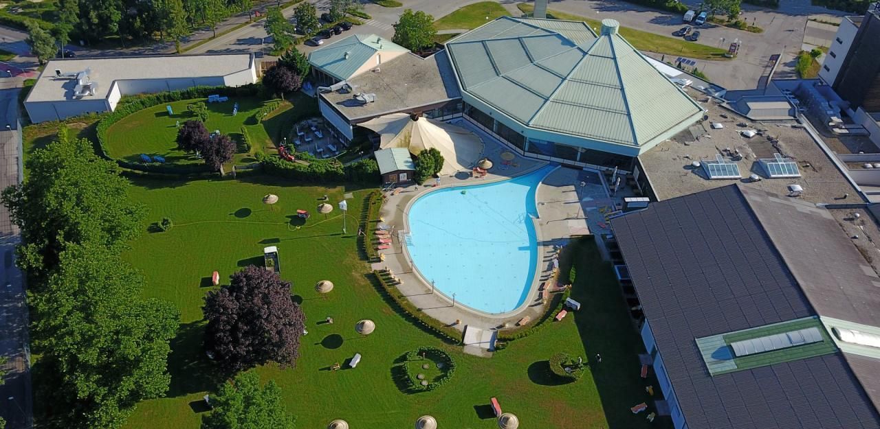 Die neue Parkgebühr beim Schwimmbad schlägt hohe Wellen.