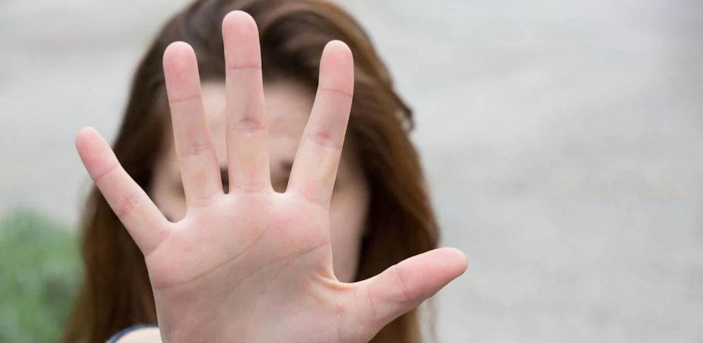 Fünf Männer sollen sich in Feldkirch an einer Serbin (35) vergangen haben.