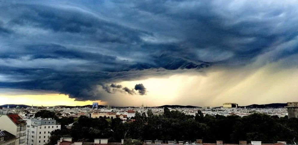 Unwetterwolken über Wien