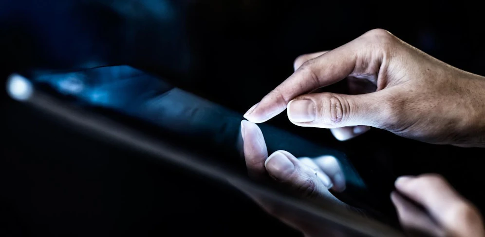 Der 15-Jährige starrte bis tief in die Nacht auf sein iPad; Symbolfoto
