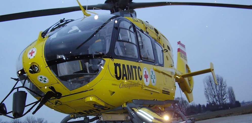 Notarztheli C15, Feuerwehr und Rotes Kreuz wurden zum Einsatzort alarmiert, doch für den Mann kam jede Hilfe zu spät.